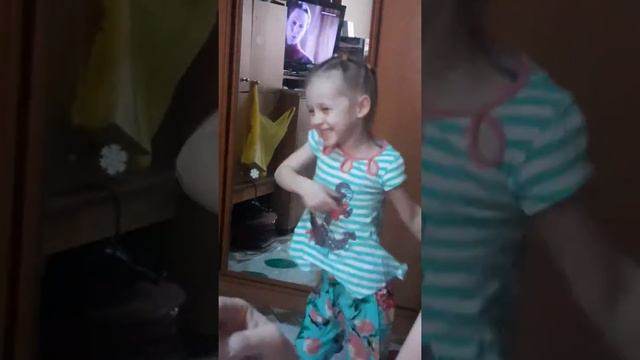 Песня "На недельку до шестого" смотреть онлайн