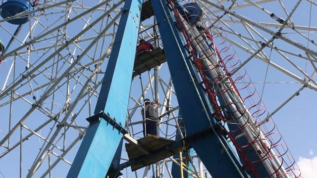 Иллюминация колеса обозрения в Измайловском парке. Светодиодная подсветка и иллюминация. смотреть онлайн