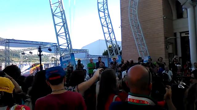 Matteo Garrone al Blue Carpet смотреть онлайн