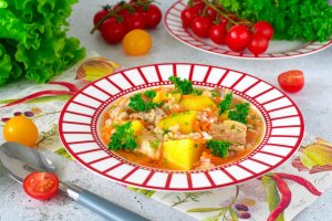 КАК ПРИГОТОВИТЬ СУП ИЗ СВИНИНЫ НА КОСТИ