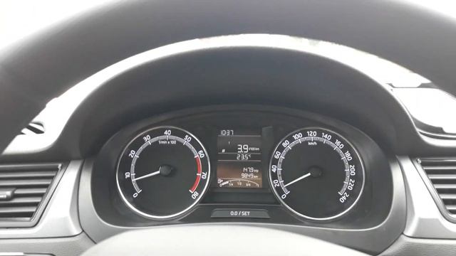 Рекордно низкий расход бензина на Шкода Рапид смотреть онлайн