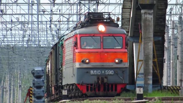 Электровоз ВЛ10У-590 с грузовым поездом станция Ворсино 13.06.2020 смотреть онлайн