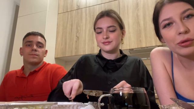 БОЛТАЕМ и ЕДИМ| НОВАЯ ФАМИЛИЯ КЕННИ | ГУФИ И РЕБЯТА смотреть онлайн