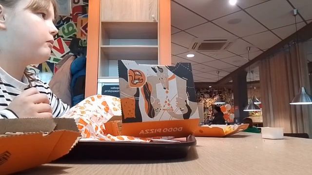 Влог с додо пиццы 🍕 смотреть онлайн