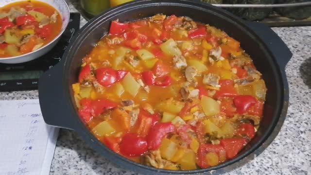 Овощное рагу с куриными желудочками, низкокалорийная вкуснятина для всей семьи! смотреть онлайн