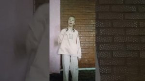 Я не буду сидеть, я буду стоять!