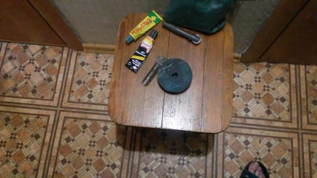 Ремонт лодки, пробуем клей - спрей... смотреть онлайн