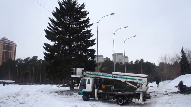 Снос клуба Отдых и Дома спорта в Новосибирске. Теперь настал черед сосен и голубых елей смотреть онлайн