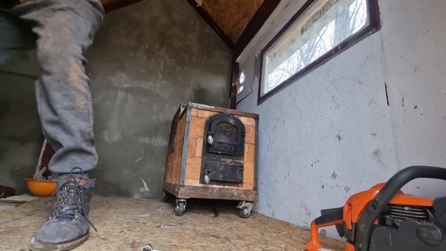 Tiberiu își face singur cabanuta lângă casuta din Padure ! смотреть онлайн