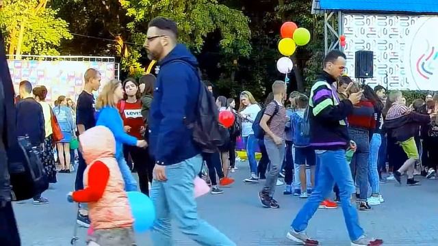 Берегите Любовь! Весь праздник стих, когда вошла она. Автор Лилия Каренко. Стихи о Жизни и Любви. смотреть онлайн