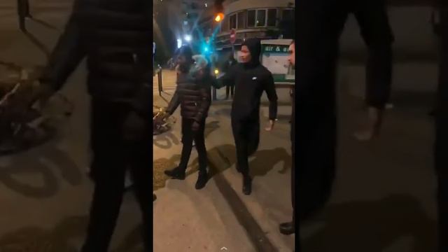 LA POLICE ARRACHE LA JAMBE DUN JEUNE A MOTO A VILLENEUVE(BAVURE POLICIÈRE ) смотреть онлайн