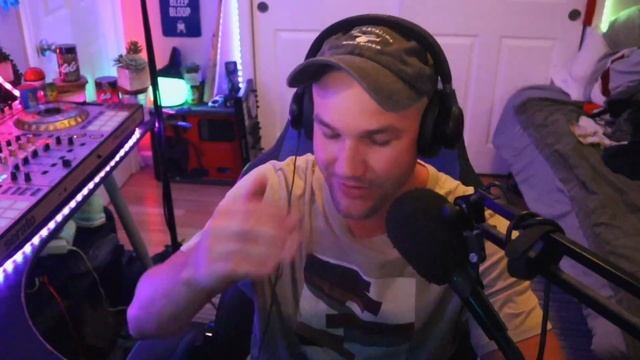 DEN "Hisstory" vs HISS "Grateful" | Round 1 | Chezame & Sxin #bbu22 Finals BEATBOX REACTIONS! смотреть онлайн