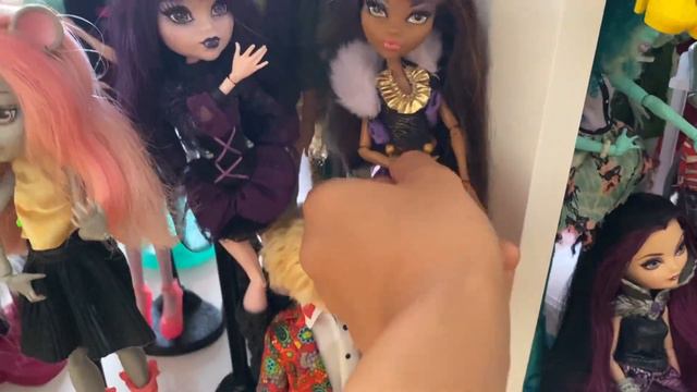 Моя старая коллекция кукол?! Я живой! Куклы Monster High, Lol OMG Surprise смотреть онлайн