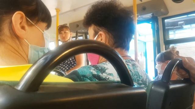 РАЗБОРКИ ПЕНСИОНЕРОВ В АВТОБУСЕ. БОРЬБА ЗА МЕСТО смотреть онлайн