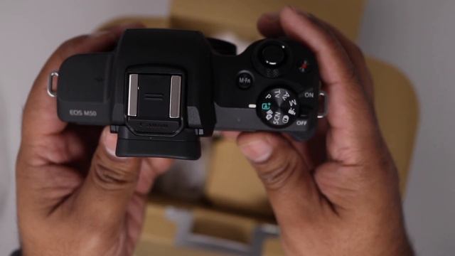 Canon EOS M50 Unboxing - Indian Retail Unit смотреть онлайн