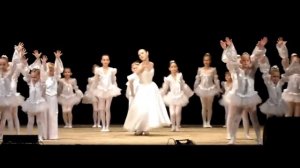 Танец "Аист на крыше" ансамбль"Маскарад"