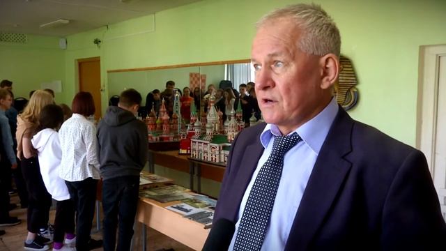 Учитель труда делает точные макеты церквей смотреть онлайн