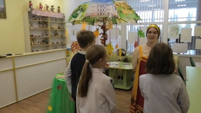 Выставка (Листопад загадок) смотреть онлайн