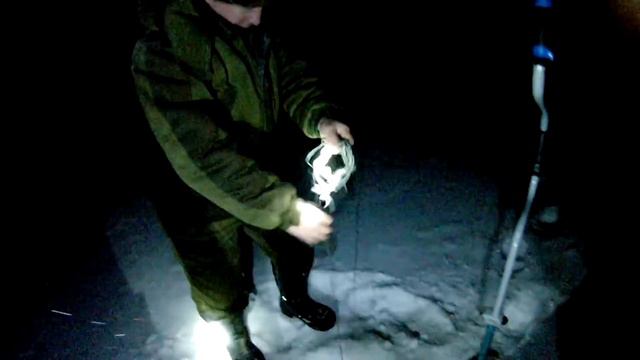 Рыбалка на Бирюсе Ставим тычки на налима смотреть онлайн