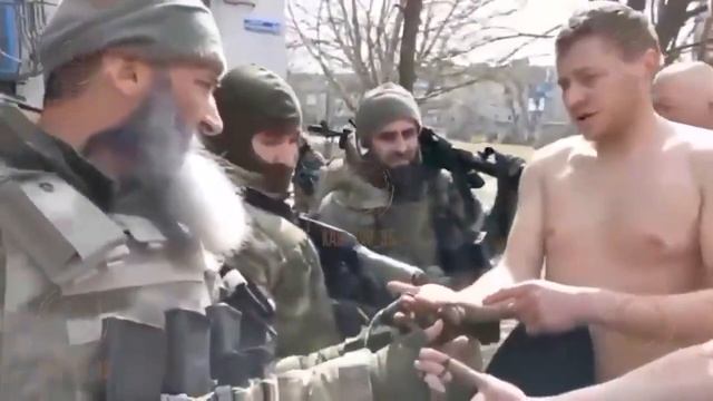 Бойцы Полка полиции во главе с Замидом Чалаевым, работают в Мариуполе смотреть онлайн