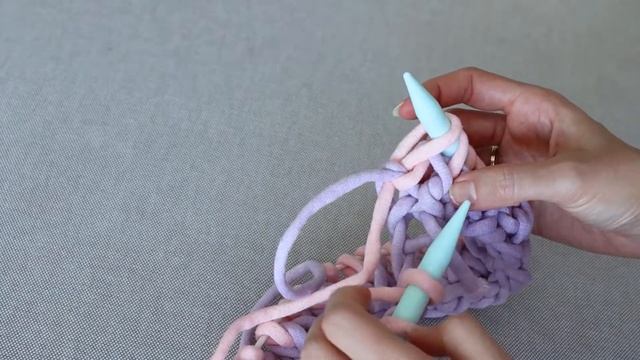How To Knit Two Color Fisherman's Rib In The Round смотреть онлайн