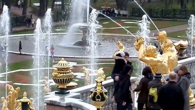 Фонтаны нижнего парка Петергофского дворца ! смотреть онлайн