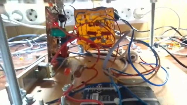 Тест металлоискателя на нулевых биениях ( рыбках ) на частоте 100 кГц. Схема смотреть онлайн