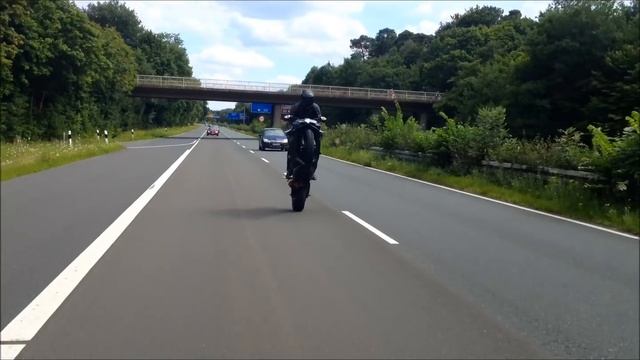 Suzuki Gsxr 750  K8 Wheelie