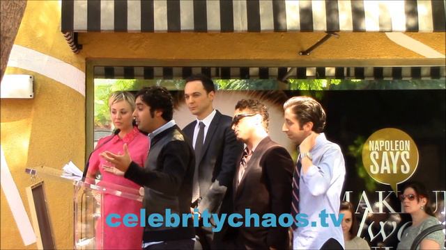 Kunal Nayyar jokes about Kaley Cuoco at star ceremony смотреть онлайн