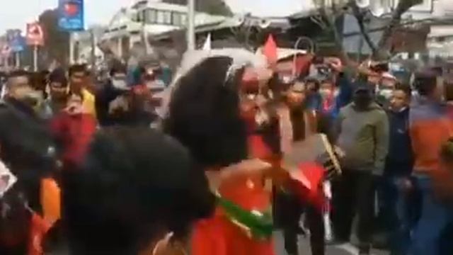 halka dhesh ko bare ba?? смотреть онлайн