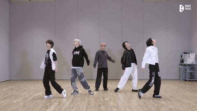 TXT (투모로우바이투게더) ‘Devil by the Window’ Dance Practice смотреть онлайн
