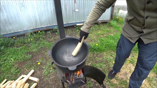ОБЖИГ И ПРОКАЛИВАНИЕ НОВОГО ЧУГУННОГО КАЗАНА/КАК ПРАВИЛЬНО ОБЖЕЧЬ ЧУГУННЫЙ КАЗАН смотреть онлайн