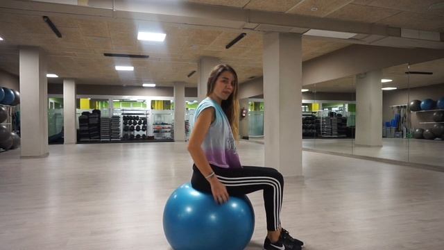 Como escoger el tamaño de la Pelota de Fitball y como inflarla. смотреть онлайн
