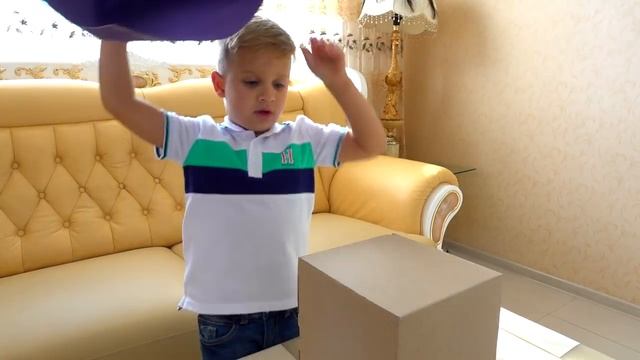 Открываем ПОДАРКИ от YouBox для Дианы, Ромы, Мамы и Папы. Что там внутри? Посылки с Сюрпризами! смотреть онлайн