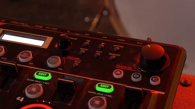 Is the BOSS RC-505 still worth it in 2021!? BOSS RC-505 Loop Station Review! смотреть онлайн