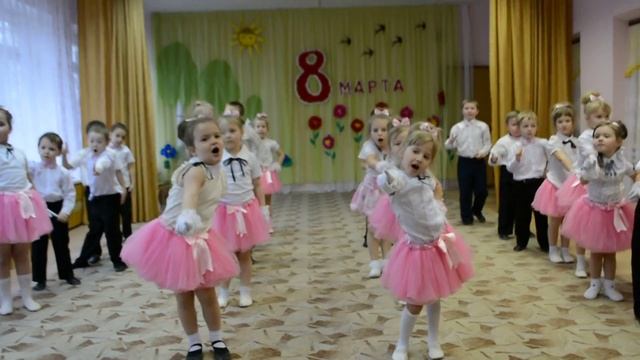 Танец. Далеко от мамы. смотреть онлайн