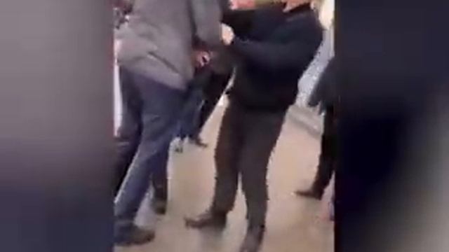 Боец джиу-джитсу травмировал полицейских при задержании в Москве смотреть онлайн