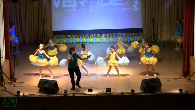 Троицкий ДК на праздновании 90-летия Беляевского района (Беляевка 2013) смотреть онлайн