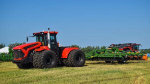 Трактор Кировец К-742Мст1 с комбинированным культиватором Amazone Ceus 6000-2TX