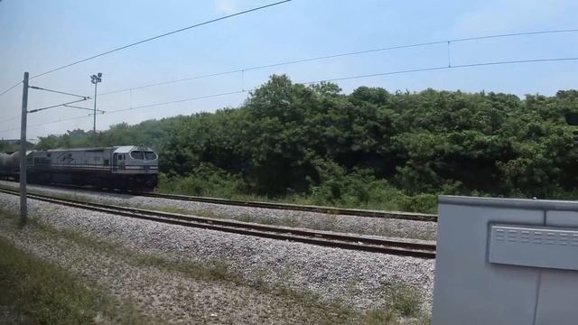 Kuala Lumpur to Penang by Train & Ferry. A Cheap & Easy Malaysian Adventure. смотреть онлайн