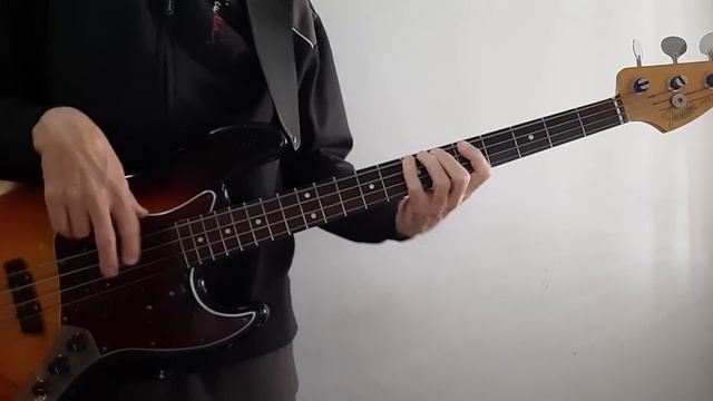 Creedence Clearwater Revival - Green River - Bass Cover HD смотреть онлайн