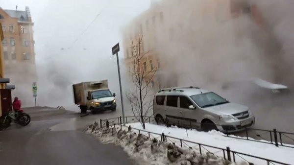 Прорыв теплотрассы. 10-ая Красноармейская, Дровяная улицы. 05.04.2023 г. Санкт-Петербург