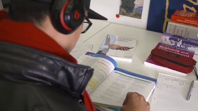 Berlin Brandenburg International School BBIS Film 002 смотреть онлайн