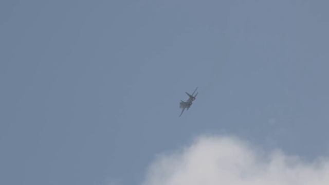 Sukhoi Su-30MKM Dances in the Sky over Singapore with Thrust Vectoring Maneuvers – AINtv смотреть онлайн