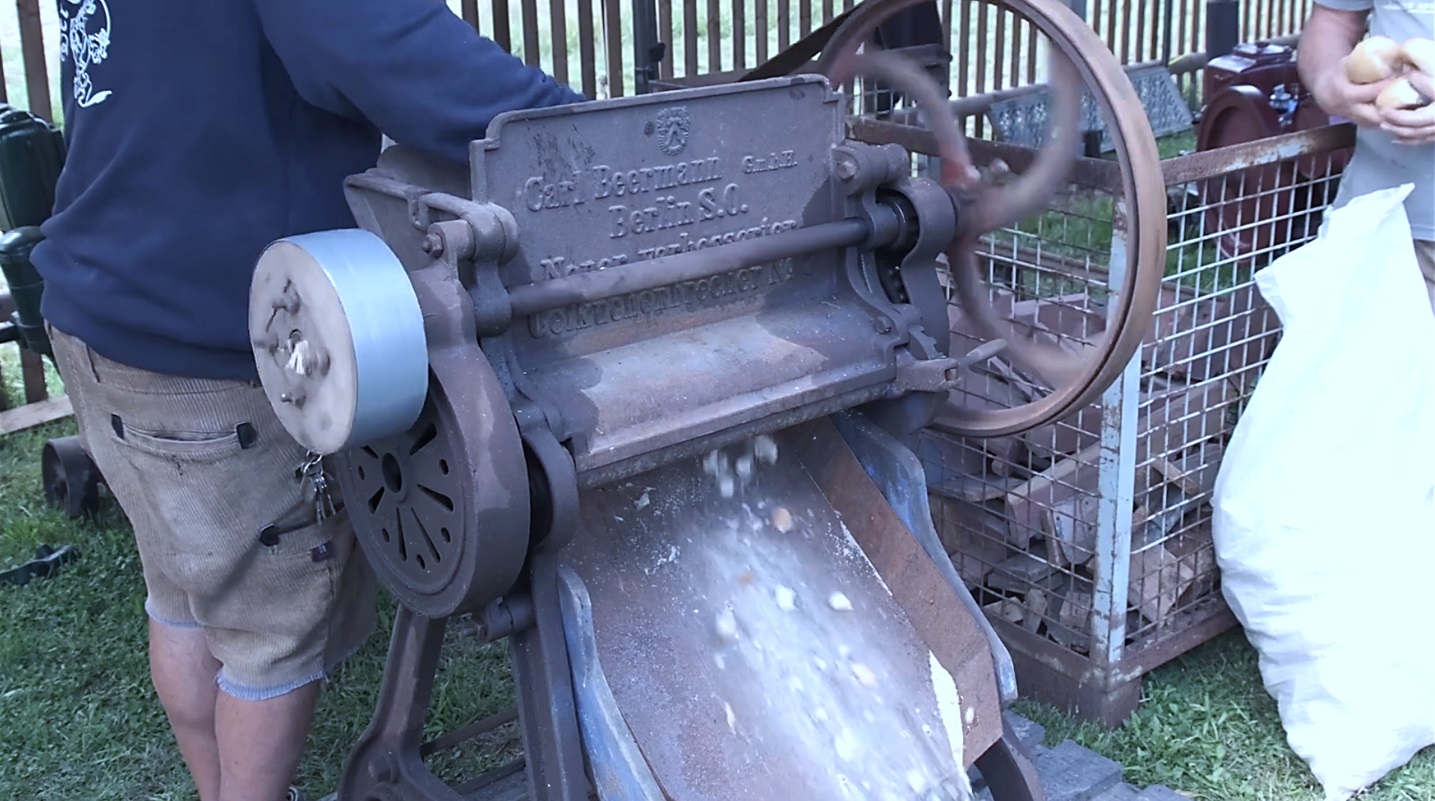 Надежная немецкая дизельная овощедробилка 1935 года. смотреть онлайн