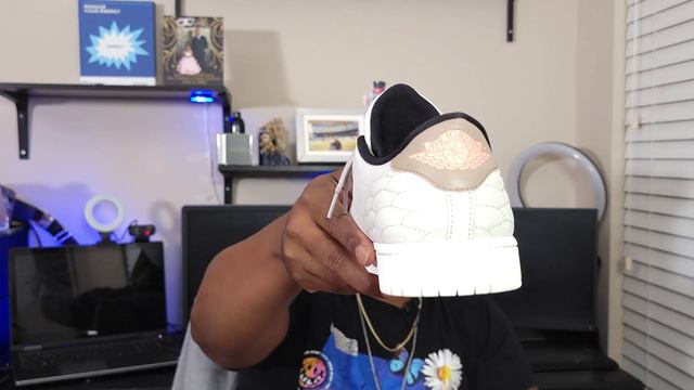 Air Jordan 1 Centre Court - Light Bone REVIEW + On Feet смотреть онлайн