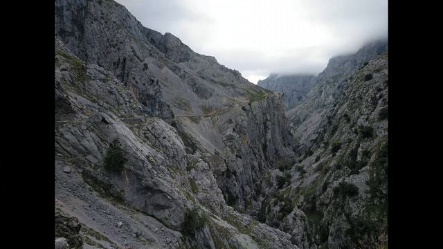 PICOS DE EUROPA смотреть онлайн