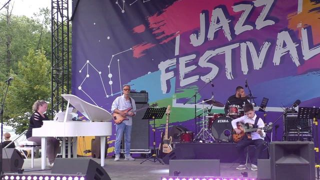 Квартет гитариста С.Шухмана - концерт, фестиваль JAZZ FEST, Джаз-Детям (13.08.2023, Петербург) HD смотреть онлайн