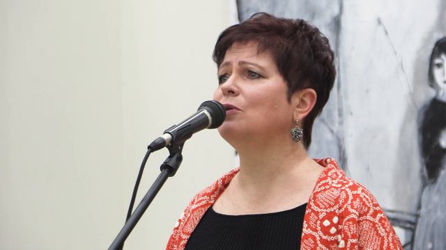 Чужая квартира /Сл., муз. Маргарита Шилова, исполняет автор/ гитара - Михаил Малкин смотреть онлайн