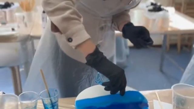 Творческий корпоратив по эпоксидной смоле в студии Mily ART смотреть онлайн